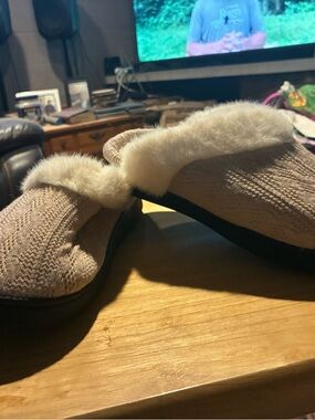 Cozy Women's Knit Faux-Fur Lined Slippers - Cream